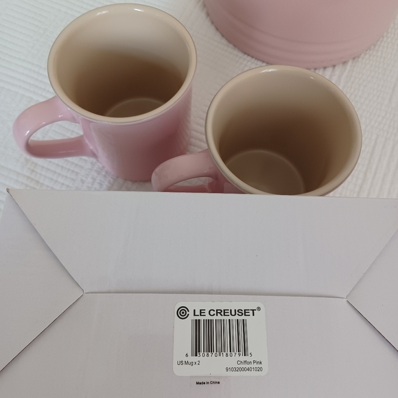 Le Creuset Kettle & Mug Set Chiffon Pink Peruh Tea Kettle  with stoneware mugs - Picture 8 of 17